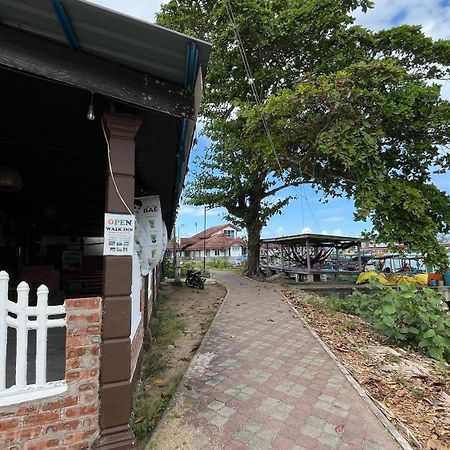 Roomstay By Abe Cottage Kampung Kuala Besut Exteriör bild