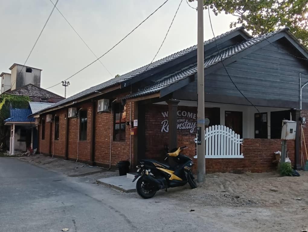Roomstay By Abe Cottage Kampung Kuala Besut Exteriör bild