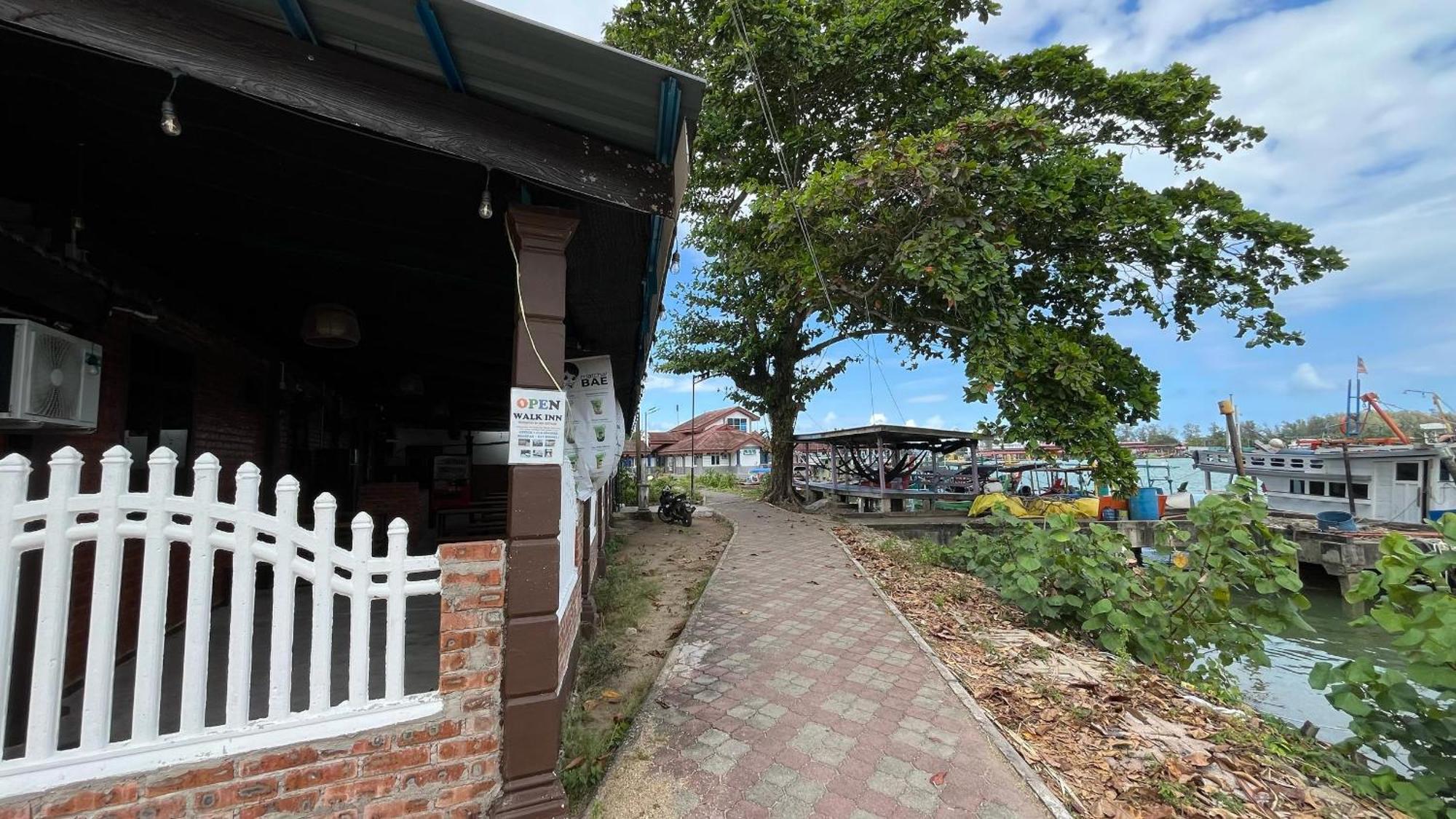 Roomstay By Abe Cottage Kampung Kuala Besut Exteriör bild